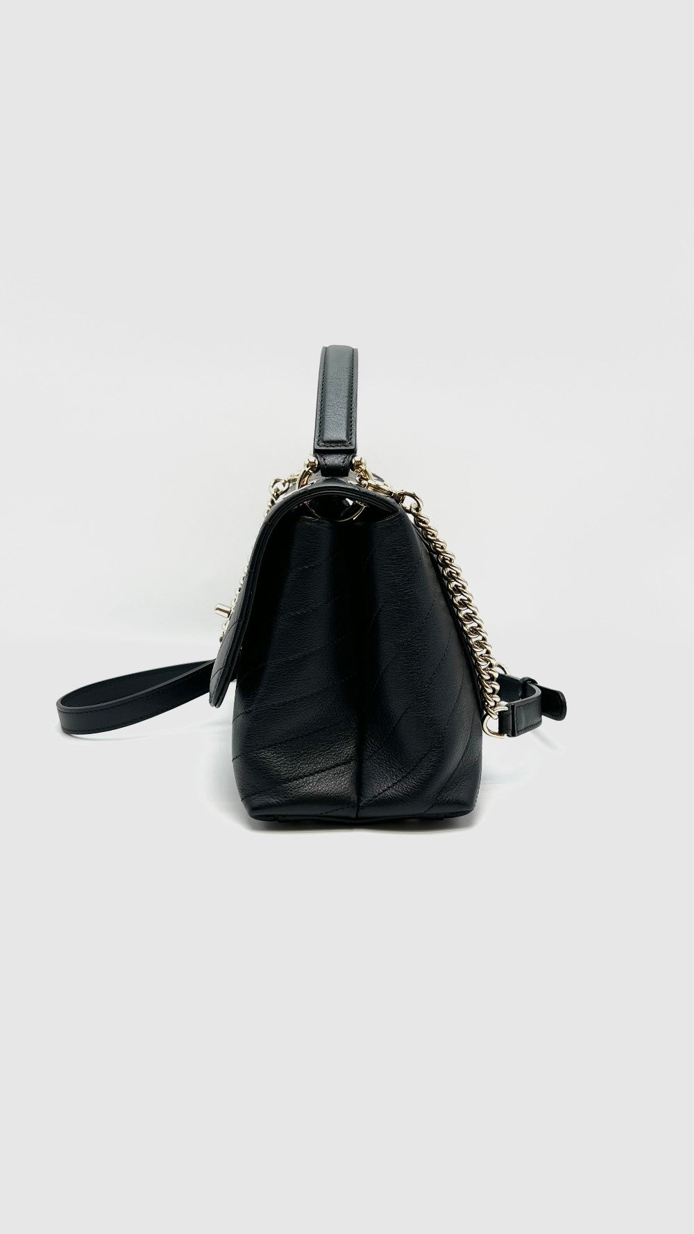 Like New. Chanel Top Handle Chevron Black Calfskin GHW. 27528955|16527