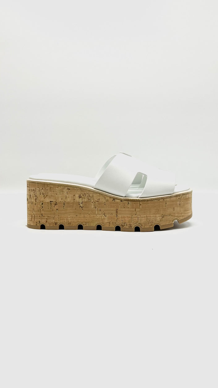 Brand New. Hermes Eze White. 37|10412