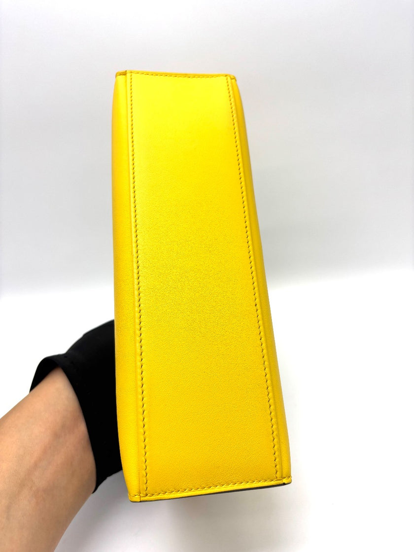 Brand New. Hermes Kelly Pochette Jaune Ambre Swift PHW. BNS8828D|17689
