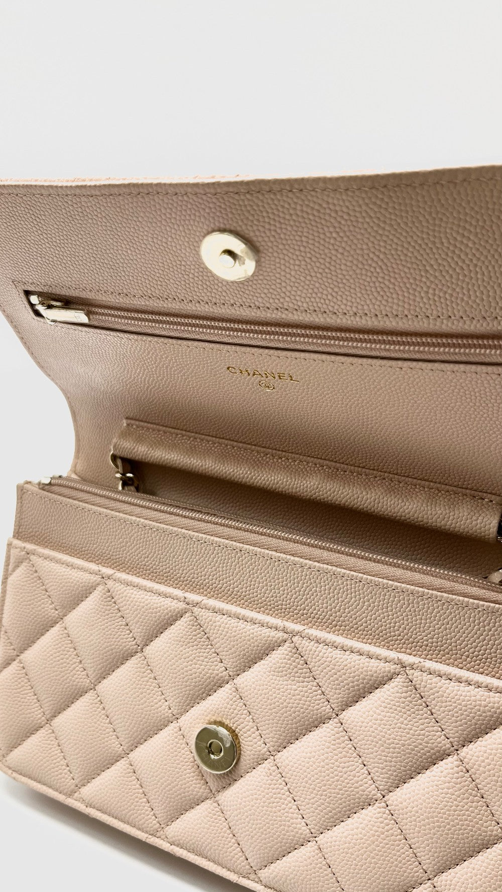 Like New. Chanel WOC Beige Caviar GHW. T98P5GLK|11620