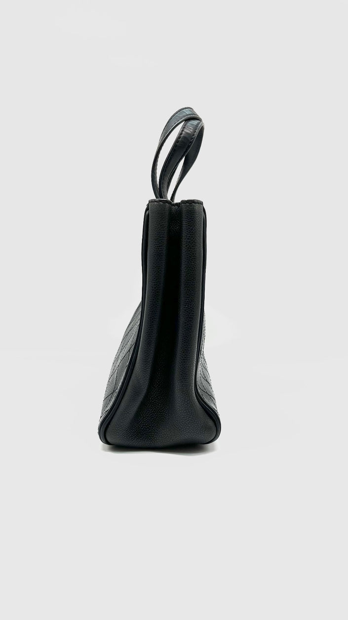 Preowned. Chanel Black Stitched Hampton Grain Calf. 18386753|10567