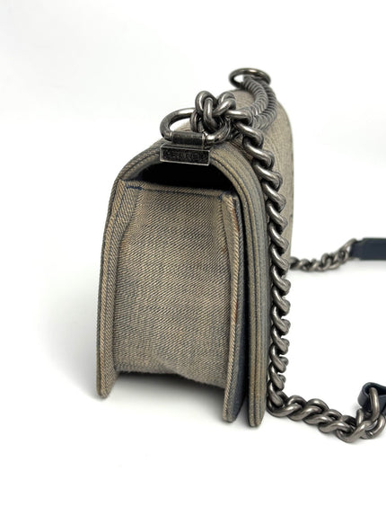 Preowned. Chanel Leboy Old Medium Denim Chevron. 20868363|8174