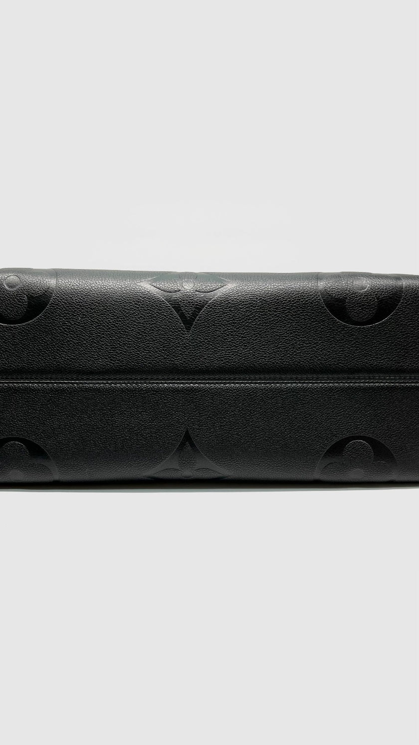 Like. New LV OTG Mono Black. MCHP|13419