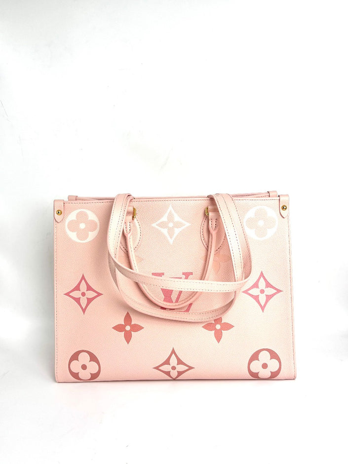 Brand New. LV On The Go MM Pink. Microchip|11080