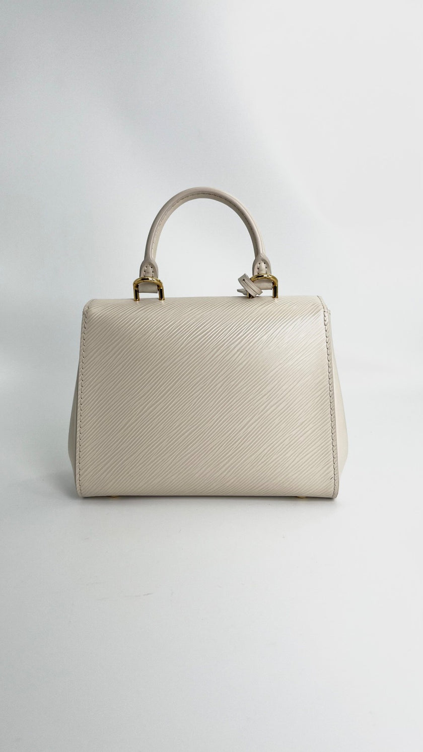Preowned. LV Clunny Epi White Mini. Microchip|4812