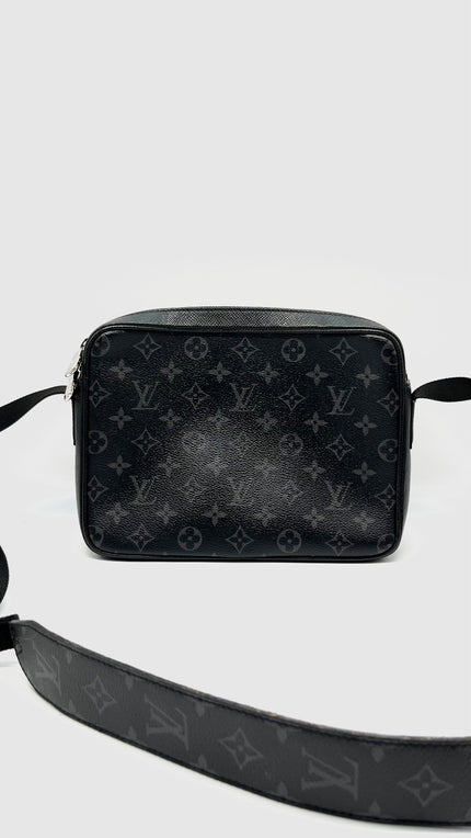Preowned. LV Outdoor Messenger Eclipse. FO5129|14469