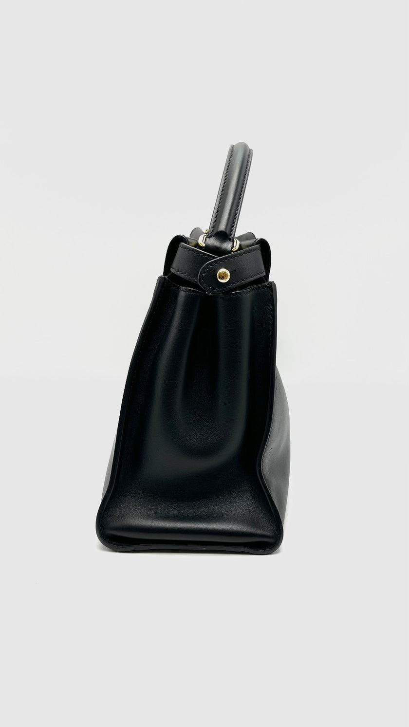 Preowned. Fendi Peekaboo Regular Black GHW|15654