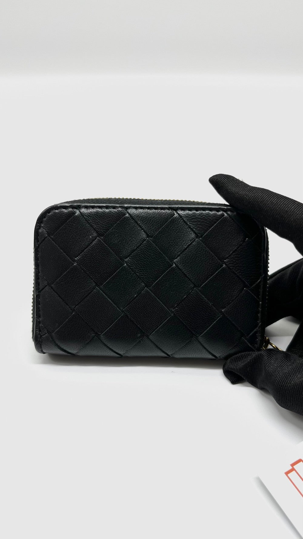 Brand New. Bottega Zip Card Holder Black|5569