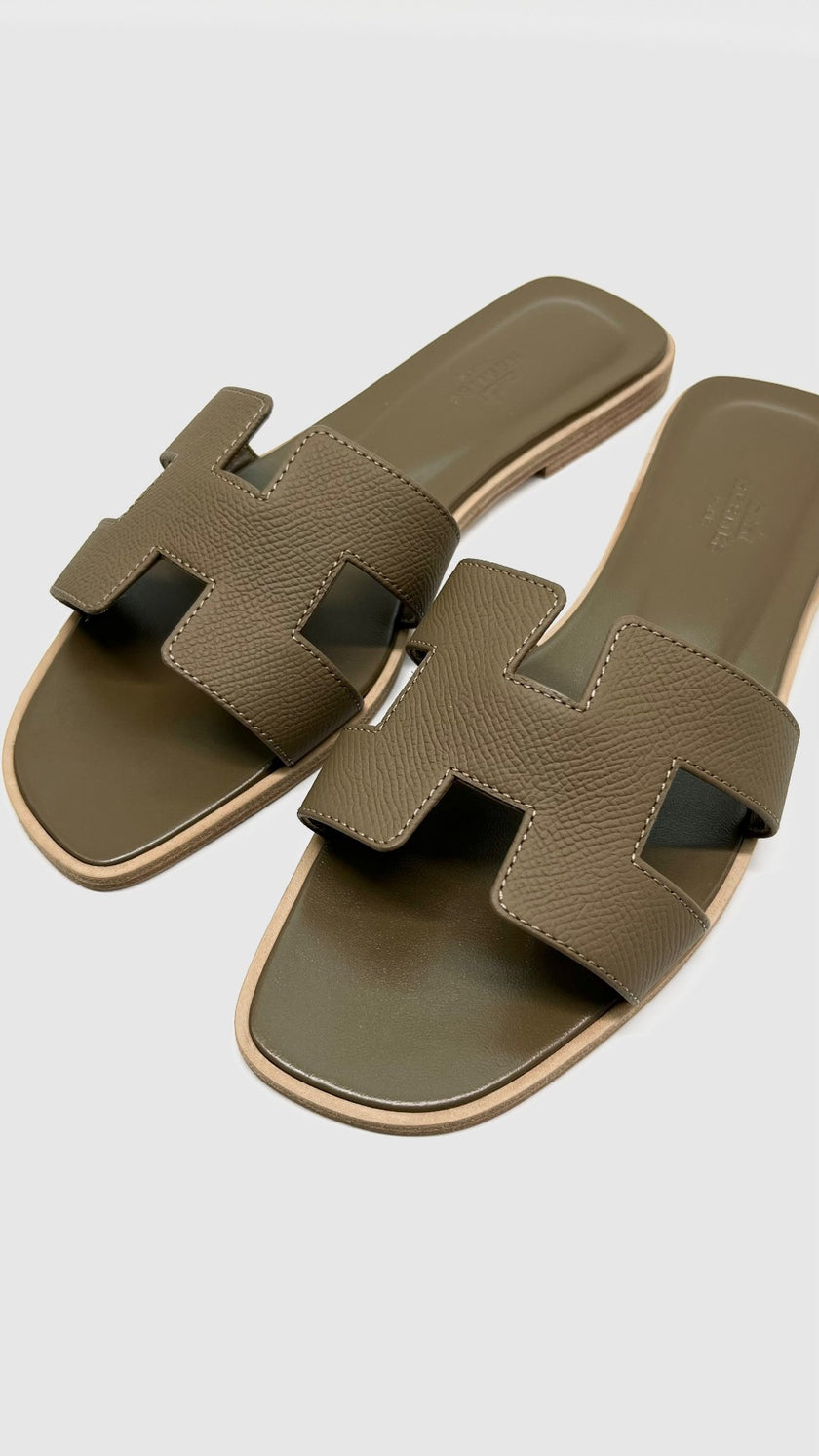 Brand New. Hermes Oran Etoupe. 38|10573