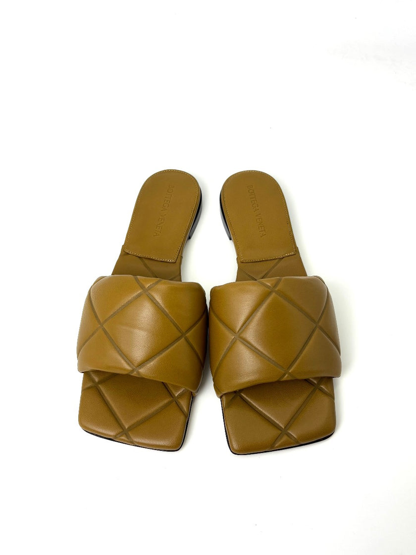 Brand New. Bottega Rubber Lido Sandals In Acorn. 37|7262