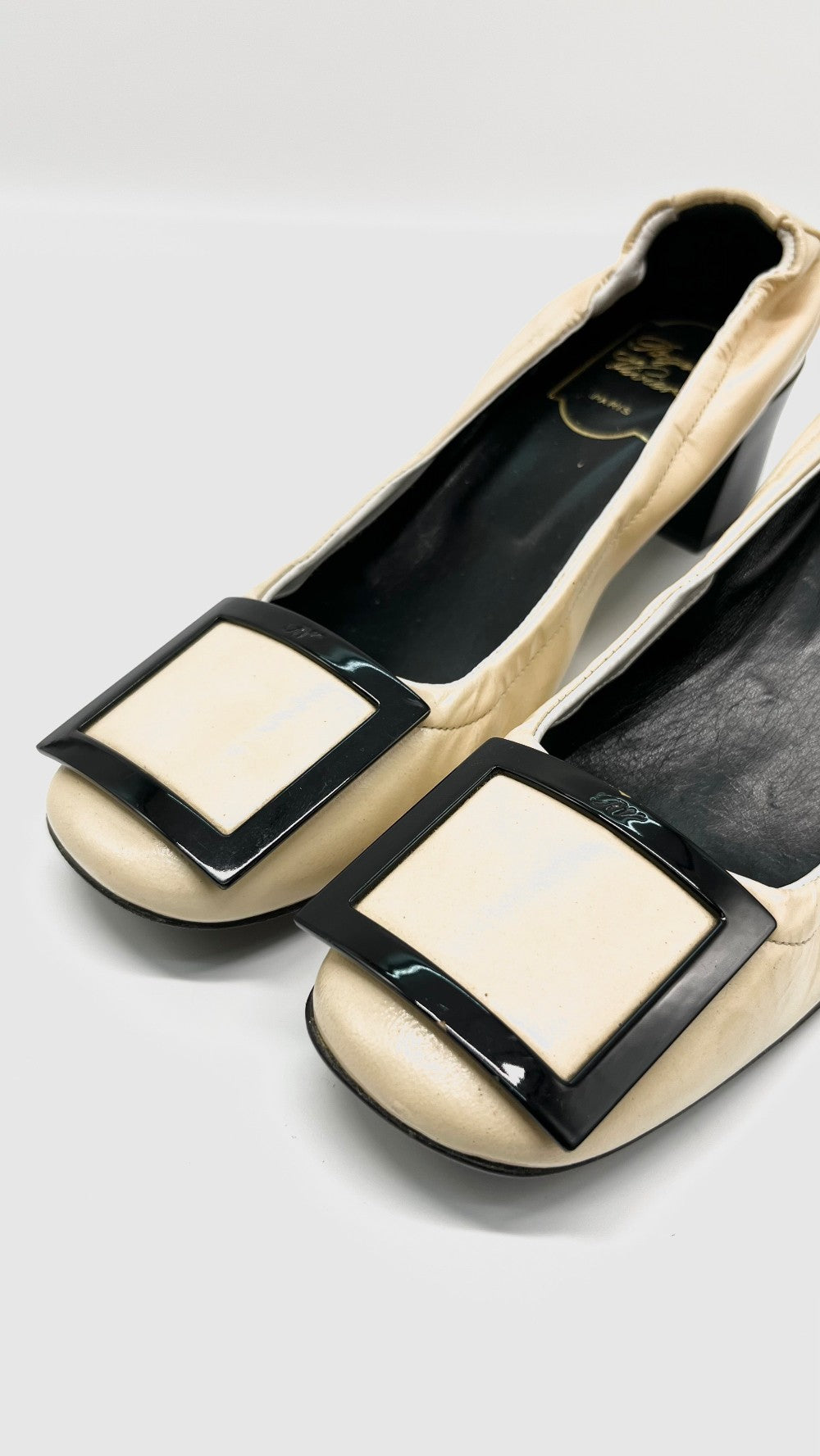 Brand New. Roger Vivier Low Heel Patent White. 37.5|10794