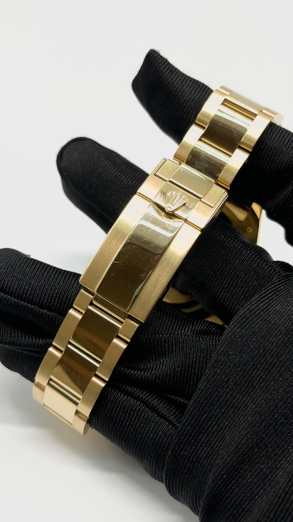 Preowned. Rolex Yacht-Master 2 Solid Gold 2016 44mm 11.5 Links|5655