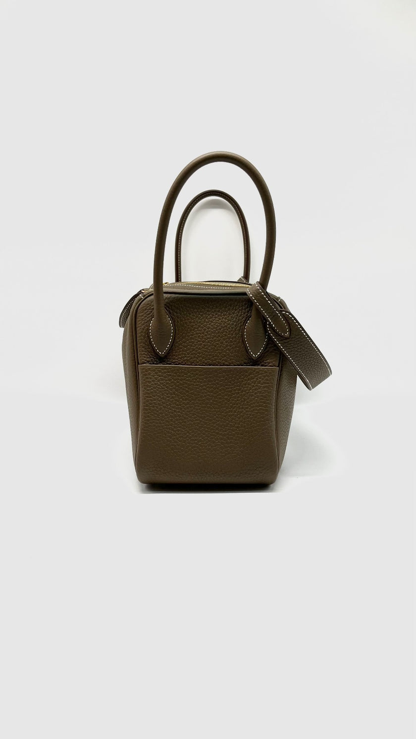 Like New. Hermes Lindy 26 Togo Etoupe GHW. UPY898CU|13320