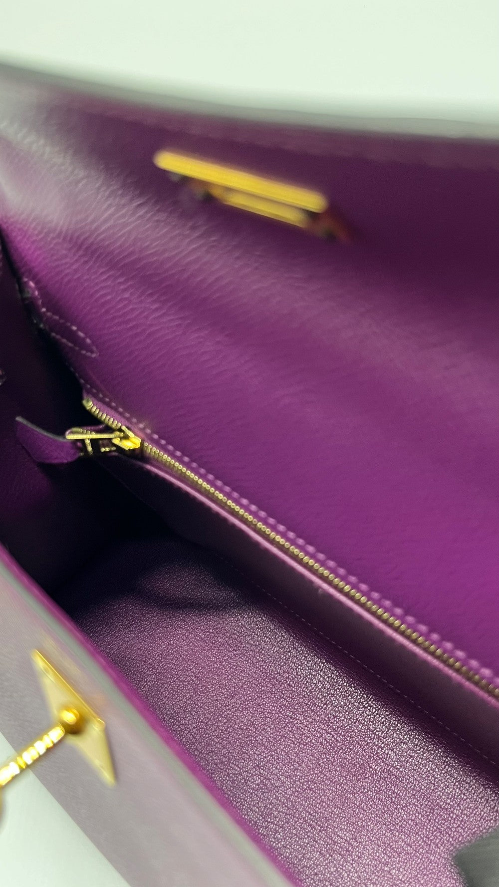 Unused. Hermes Kelly 25 Anemone Sellier Epsom GHW. DST759IH|8283
