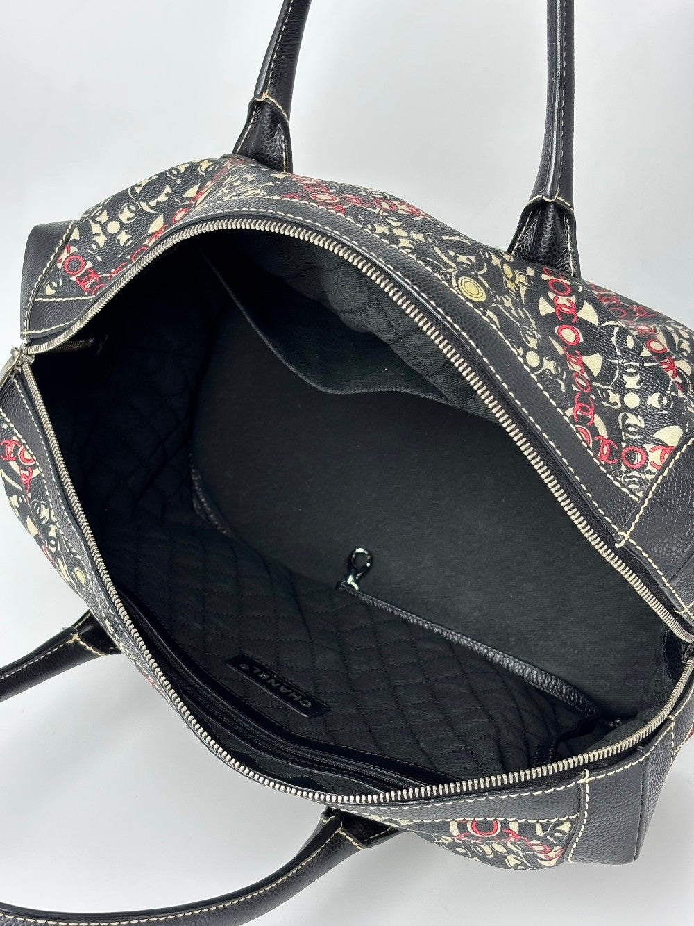 Preowned. Chanel Printed Coco Travel Bag. 11704017|9543