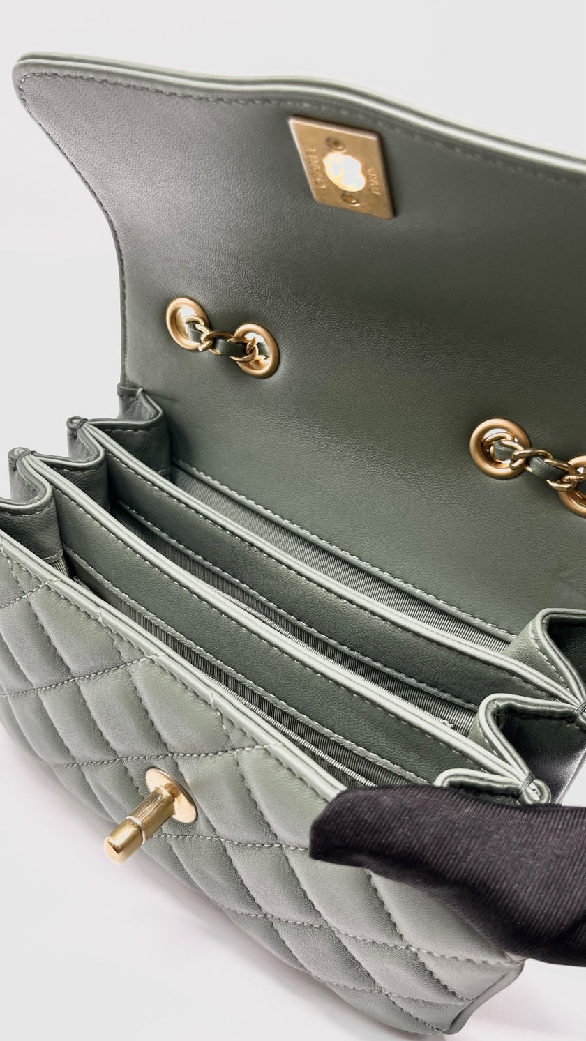 Preowned. Chanel Mini Flap Green Calfskin GHW. 25042160|7110