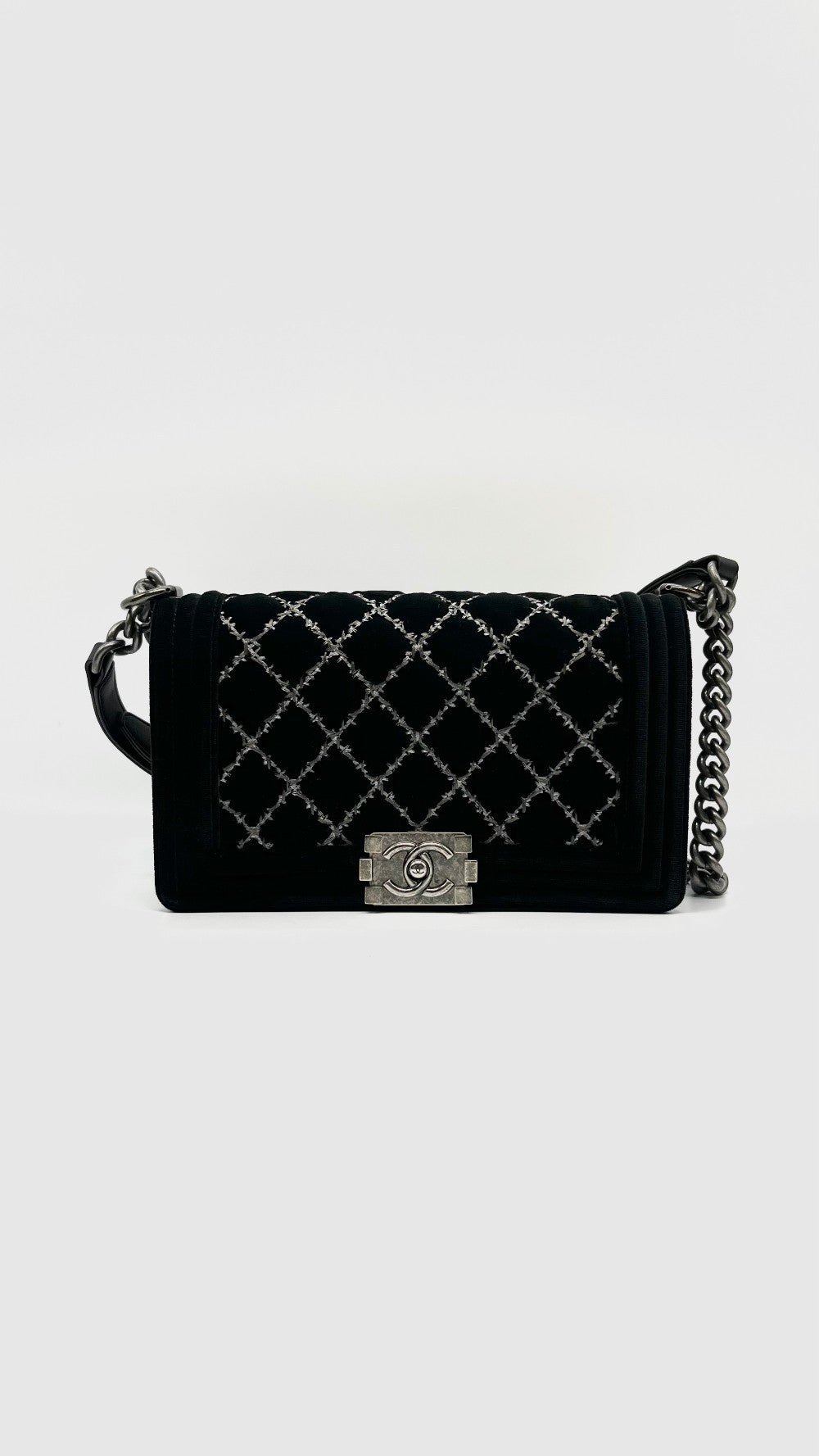 Preowned. Chanel Leboy Old Medium Black Velvet Ruth HW. 19944432|14730