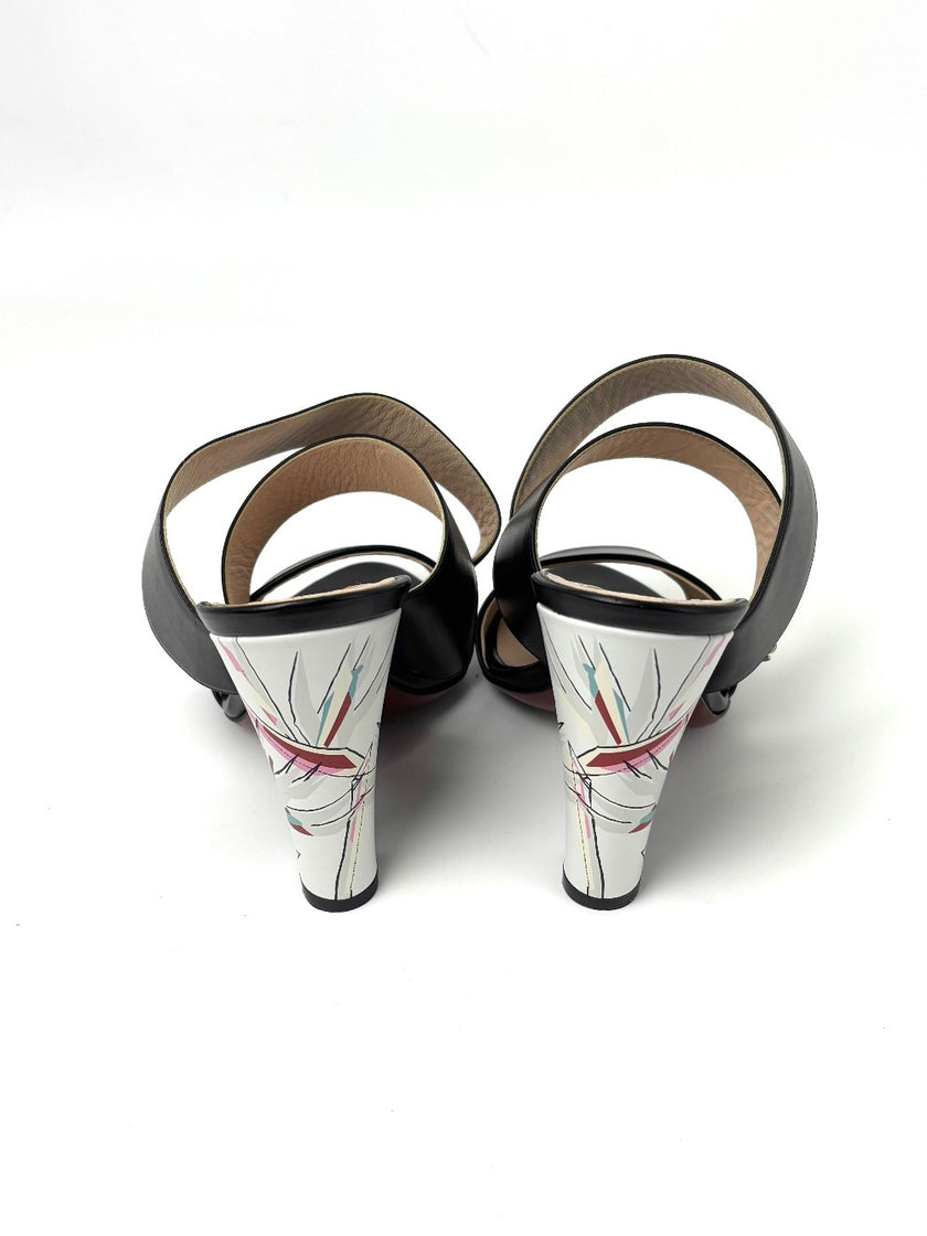 Brand New. Fendi Sandals Black. 37.5|7576