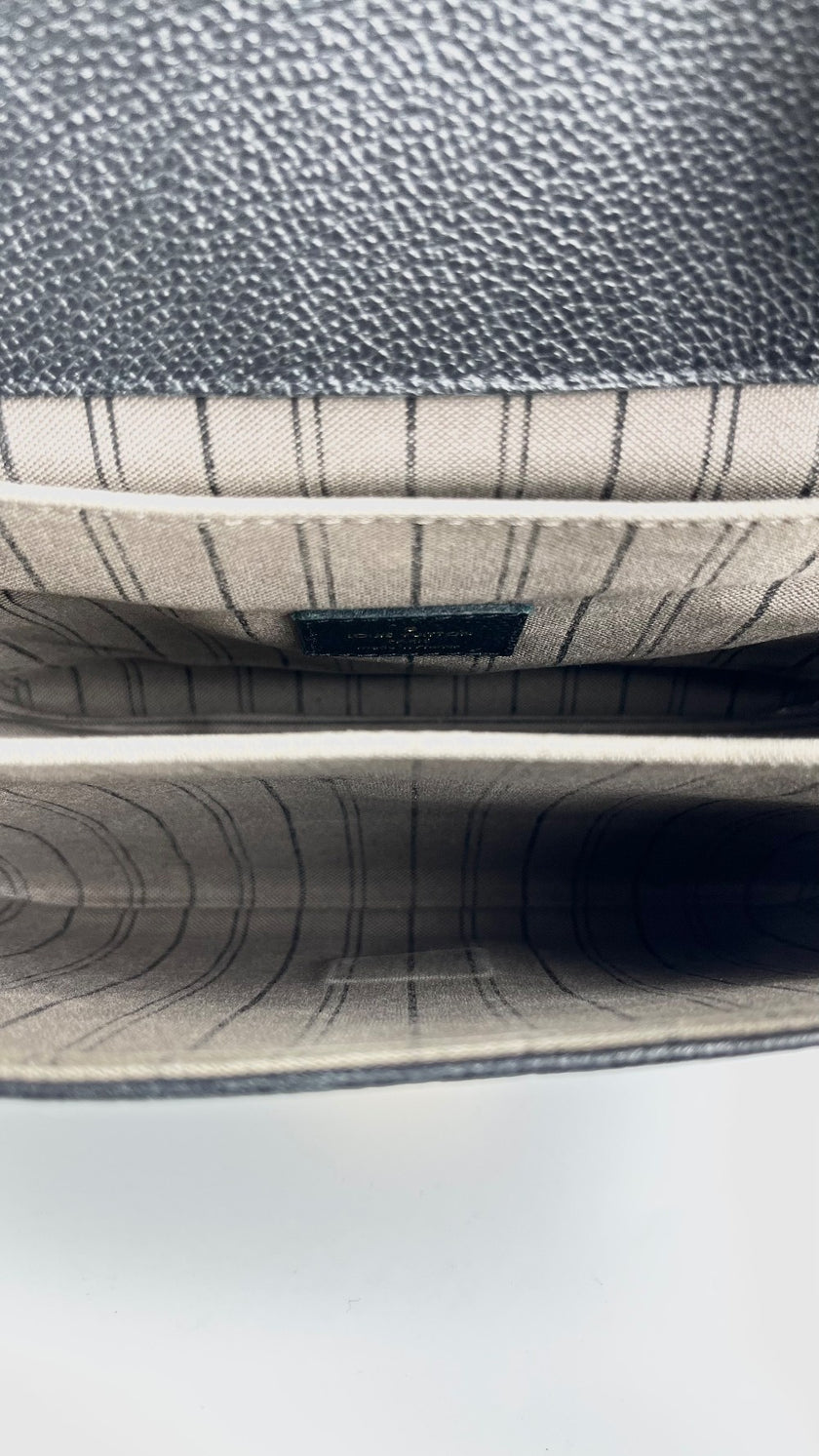 Preowned. LV Metis Black. AR4167|4900