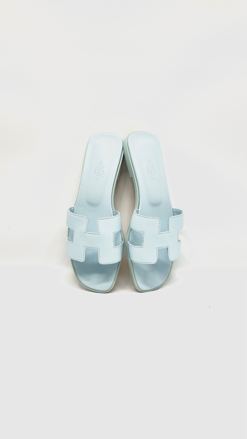 Brand New. Hermes Oran Light Blue. 37|13946