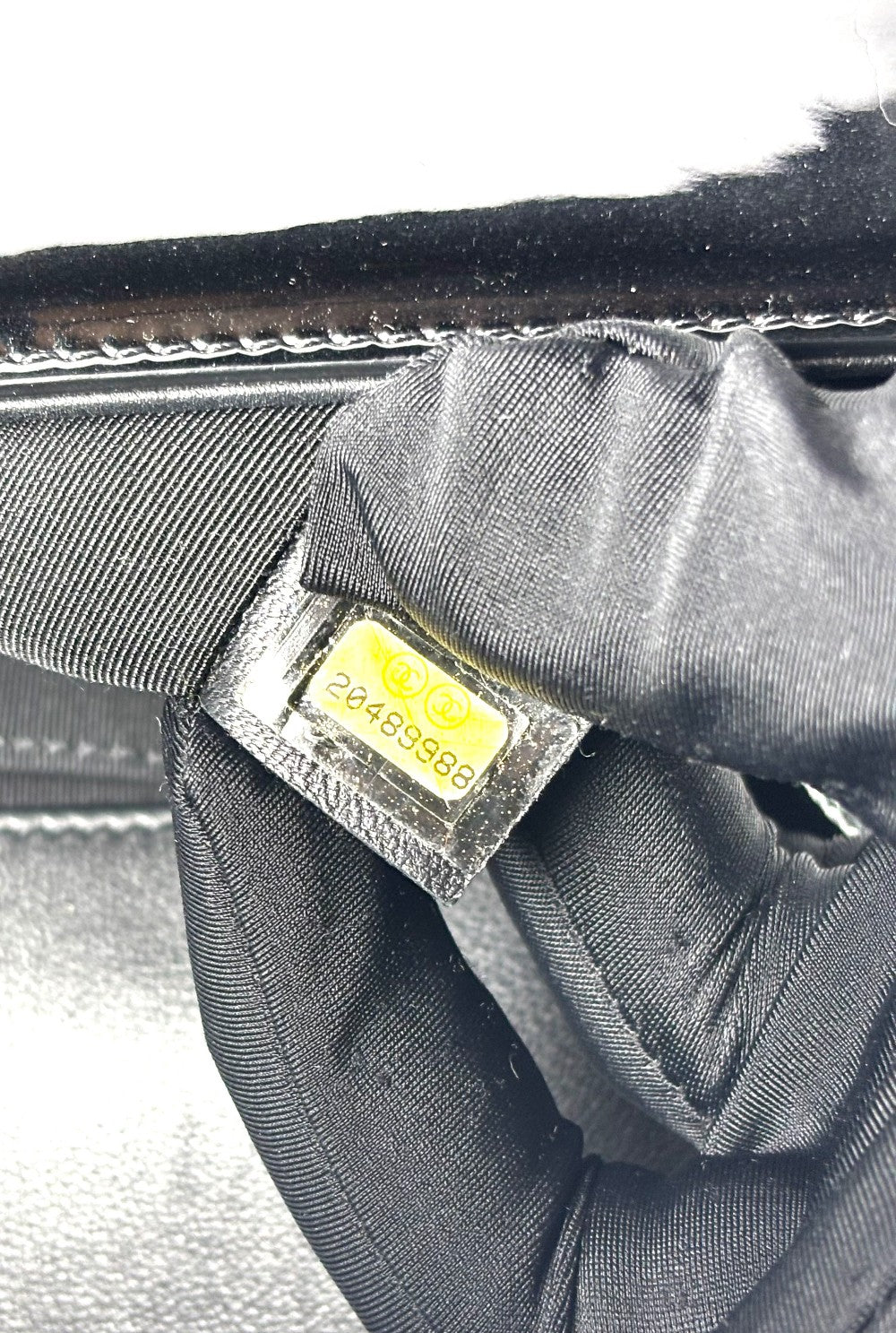 [SALE] Preowned. Chanel Leboy New Medium Patent Black SHW. 20489988|11073