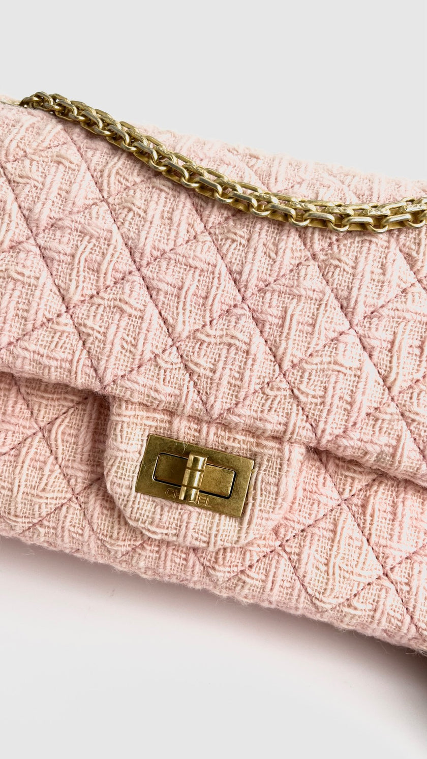 Like New. Chanel Small Reissue Tweed Pink. 23169035|4195