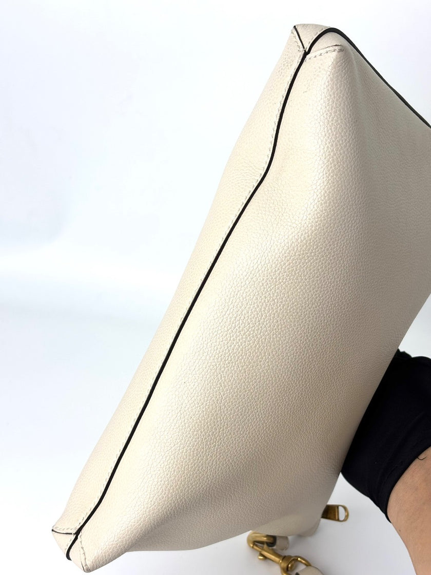 Like New. Gucci Clutch White. 572770-527066|6277