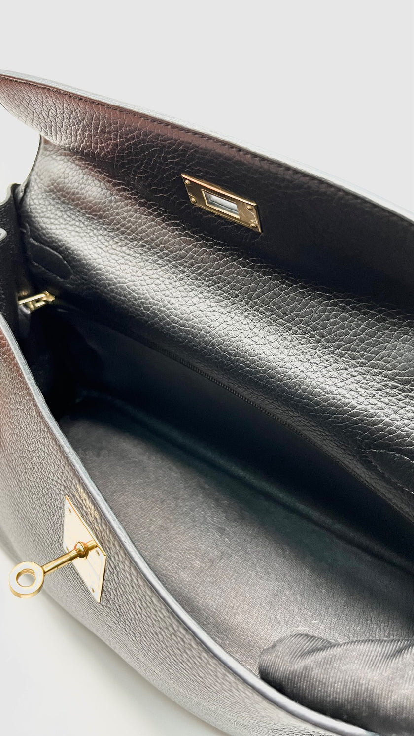 Preowned. Hermes Kelly 32 Black Clemence GHW. Square QMI48|14672