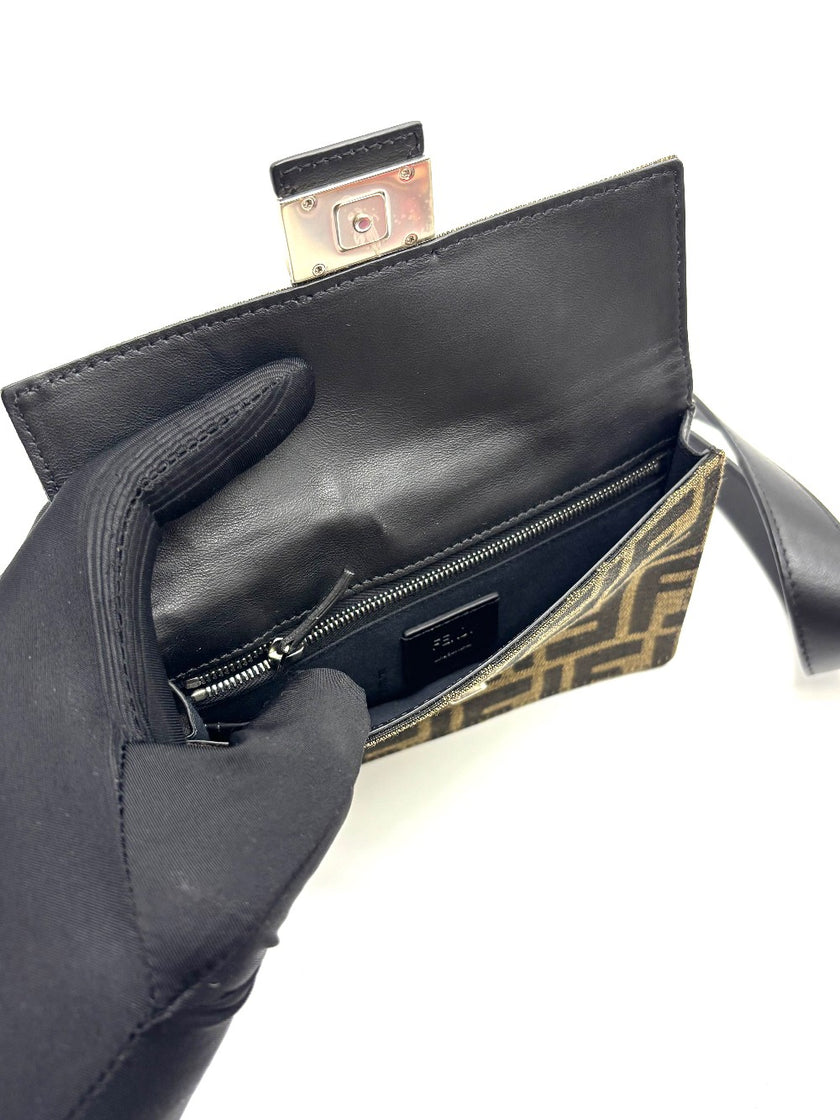 Preowned. Fendi Zucca Sling Canvas Brown|16990