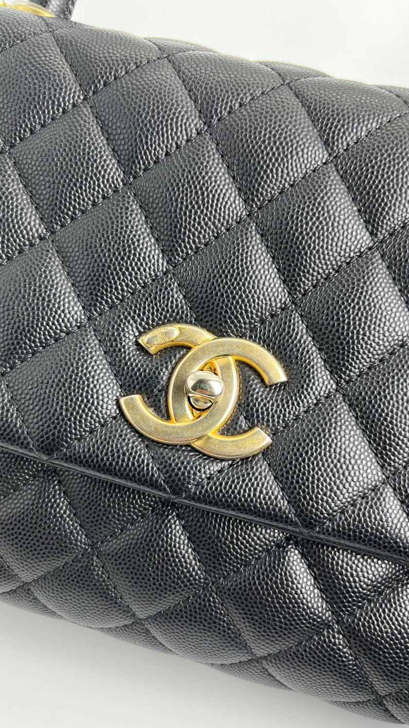Preowned. Chanel Medium Coco Handle Black. 24190925|3994