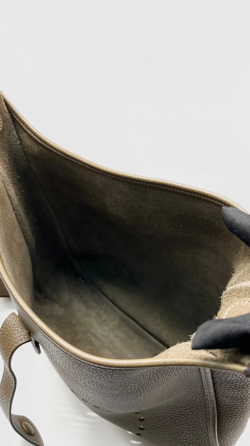 Preowned. Hermes Evelyne GM 3 Etoupe Clemence GHW. YBS007ZB|14260