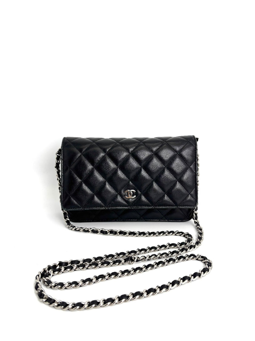 Preowned. Chanel WOC Black Lamb. 27800839|4106