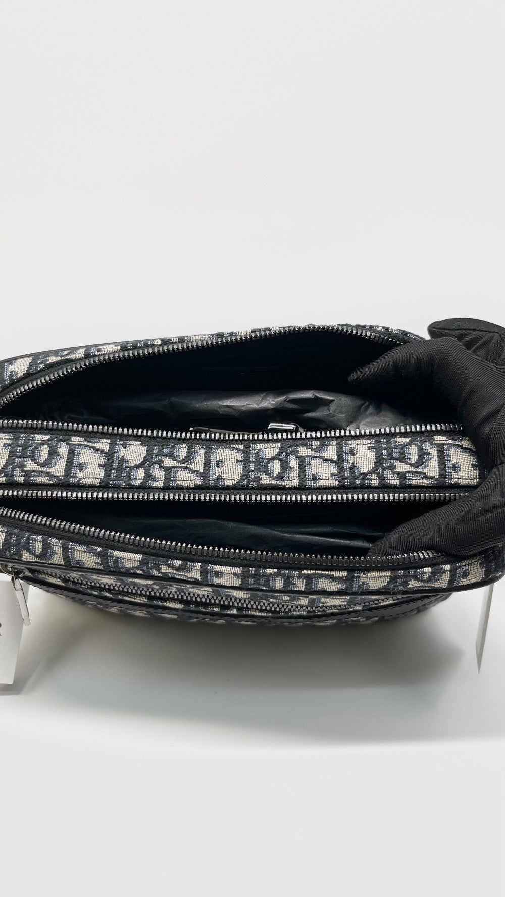 Brand New. Dior Safari Messenger Oblique. 01BO0244|14602