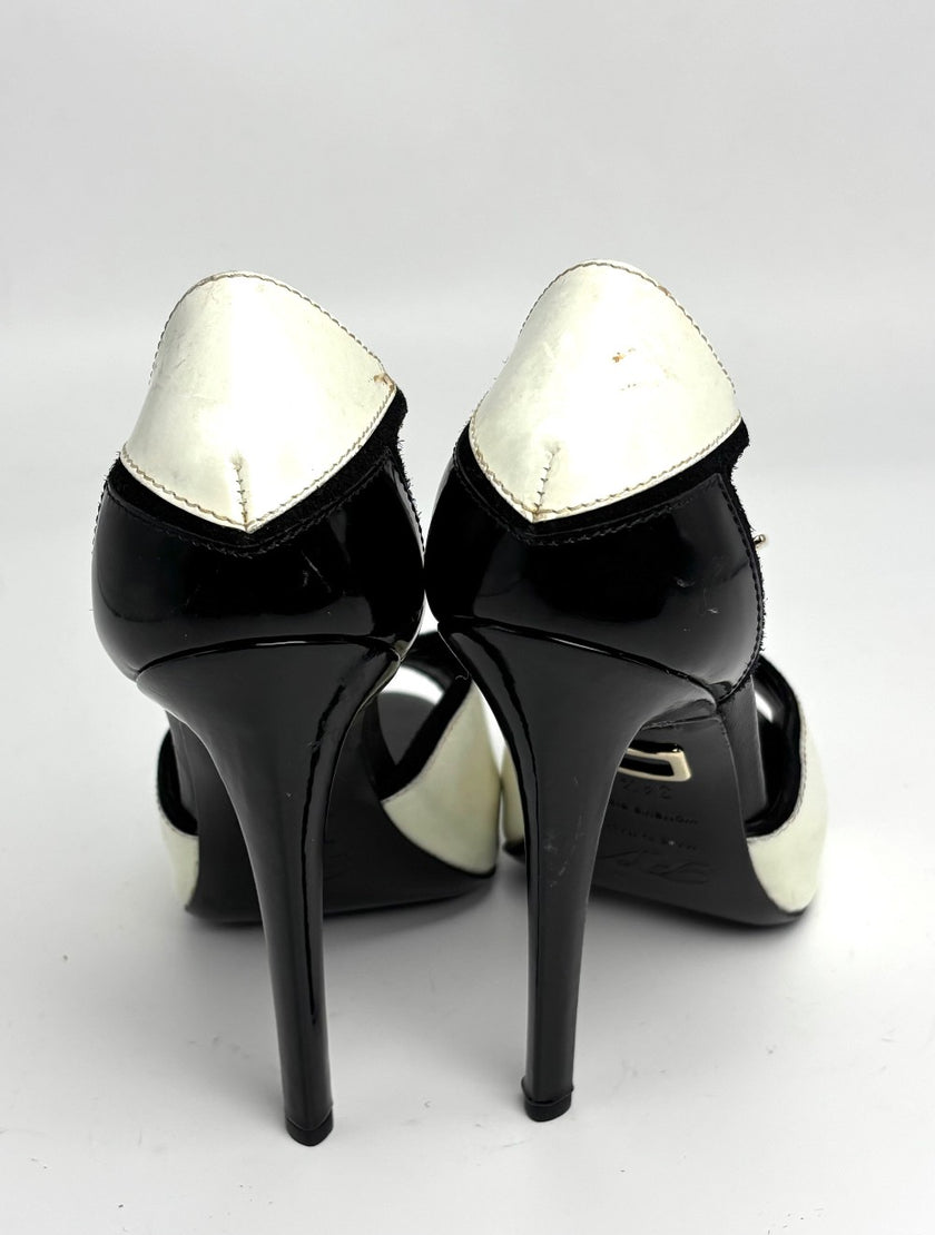 Like New. Roger Vivier Heel Black. 34.5|10658