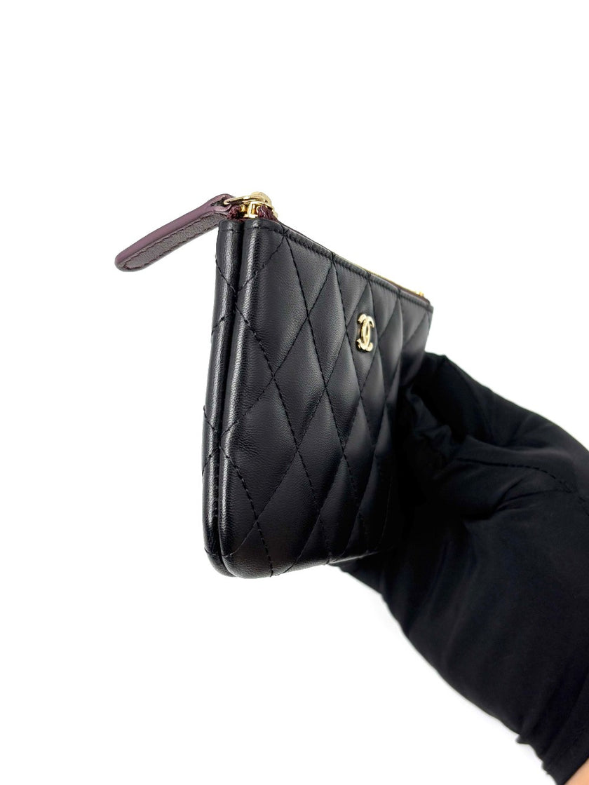Unused. Chanel O Case Black. 25050858|6679