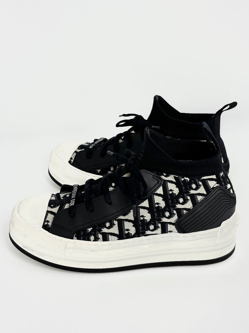 Preowned. Dior Oblique Walk N Sneaker Deep Blue. 38.5|12440