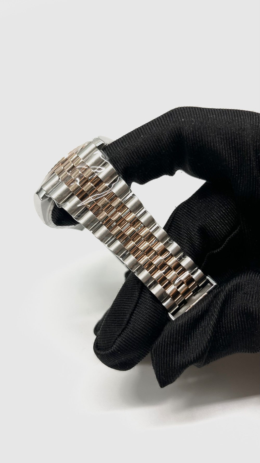 Brand New. Rolex Datejust 41 Sundust Dial w/ Dias RG/Steel Jubilee 2025 22 Links.|11496