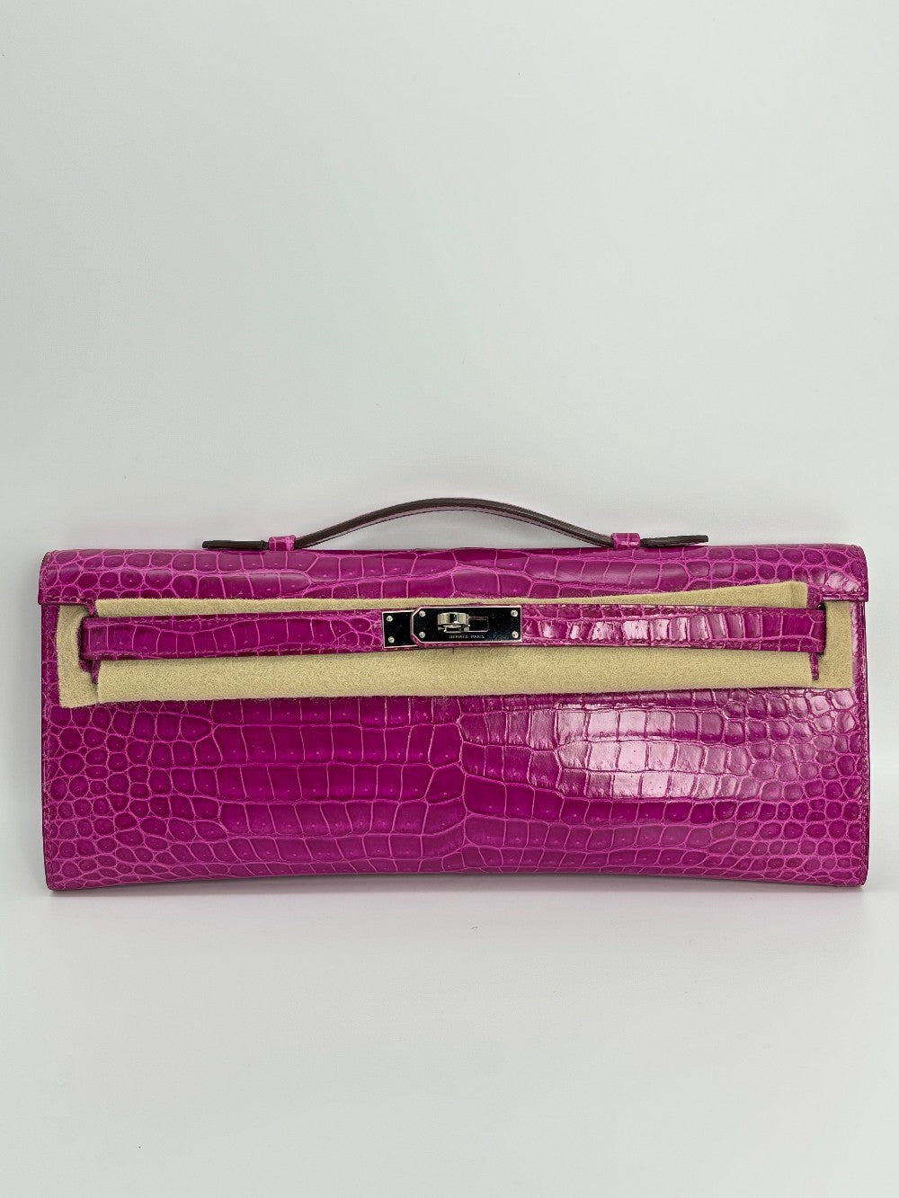 Preowned. Hermes Kelly Cut Croc Rose Scherehezade. XPI002FH|3356