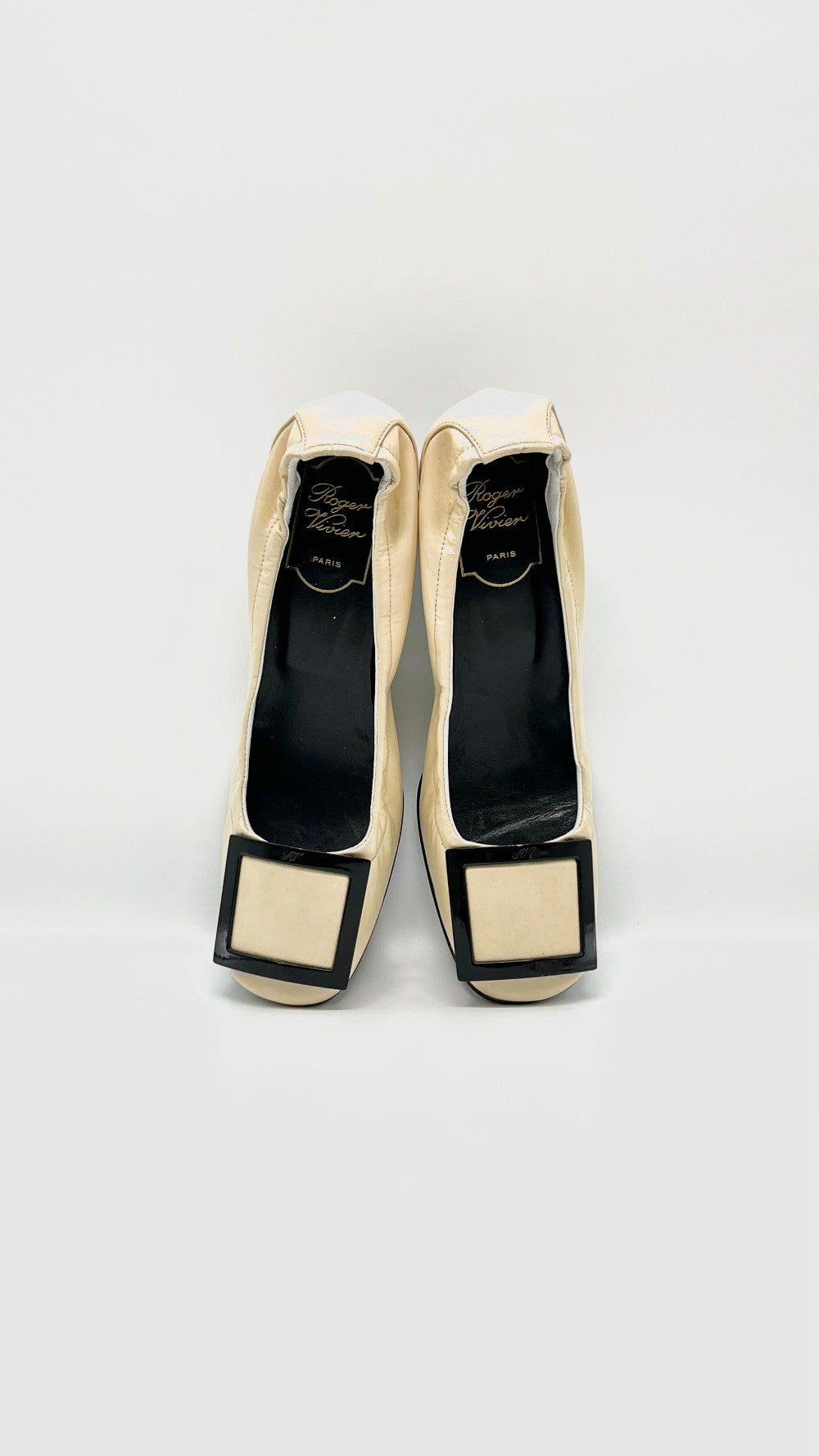 Brand New. Roger Vivier Low Heel Patent White. 37.5|10792