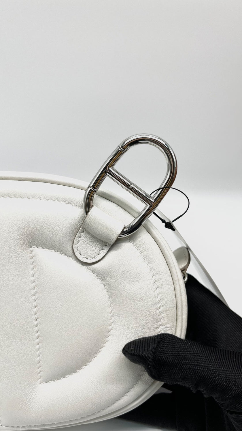 Brand New. Hermes Loop Beltbag Blanc. BAM002UH|11742