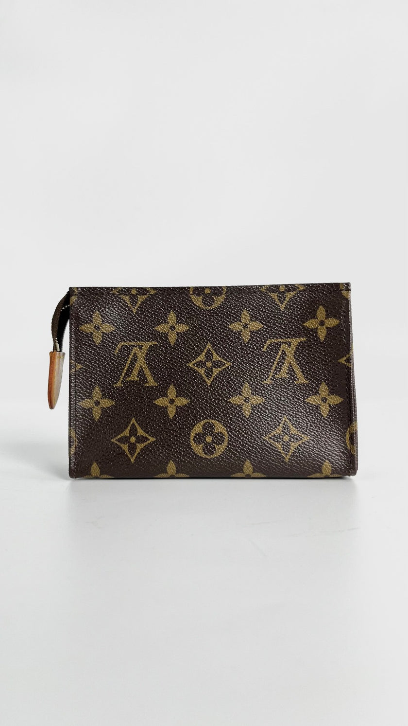 Preowned. LV Toiletry Pouch Mono. DU0026|4684