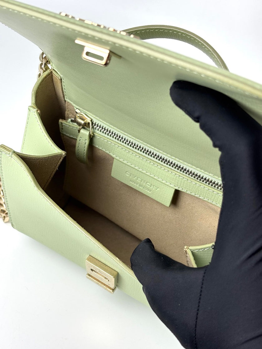Preowned. Givenchy Pandora Box Mint Green. TEB1105|6022