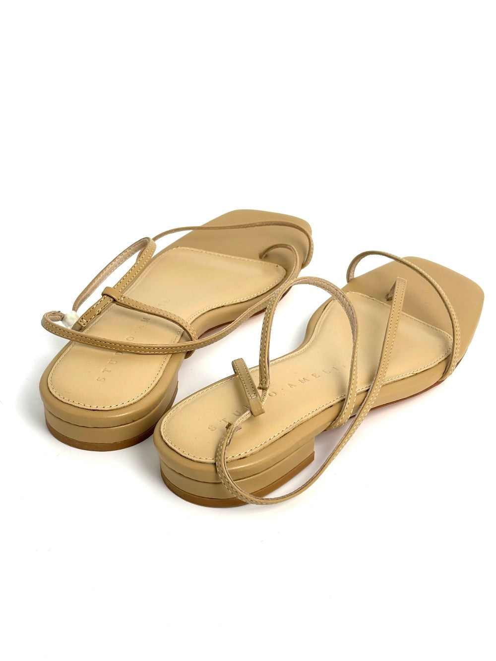 Brand New. Studio Amelia Thongs Beige. 37|11685