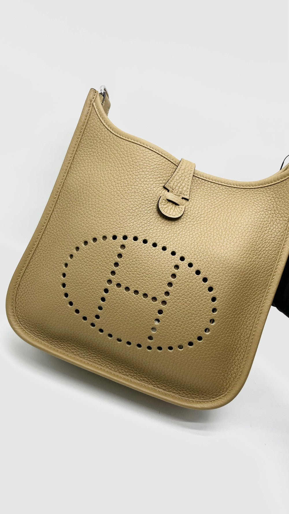 Brand New. Hermes Evelyne 23 Dune Togo PHW. GBS001ZB|16793