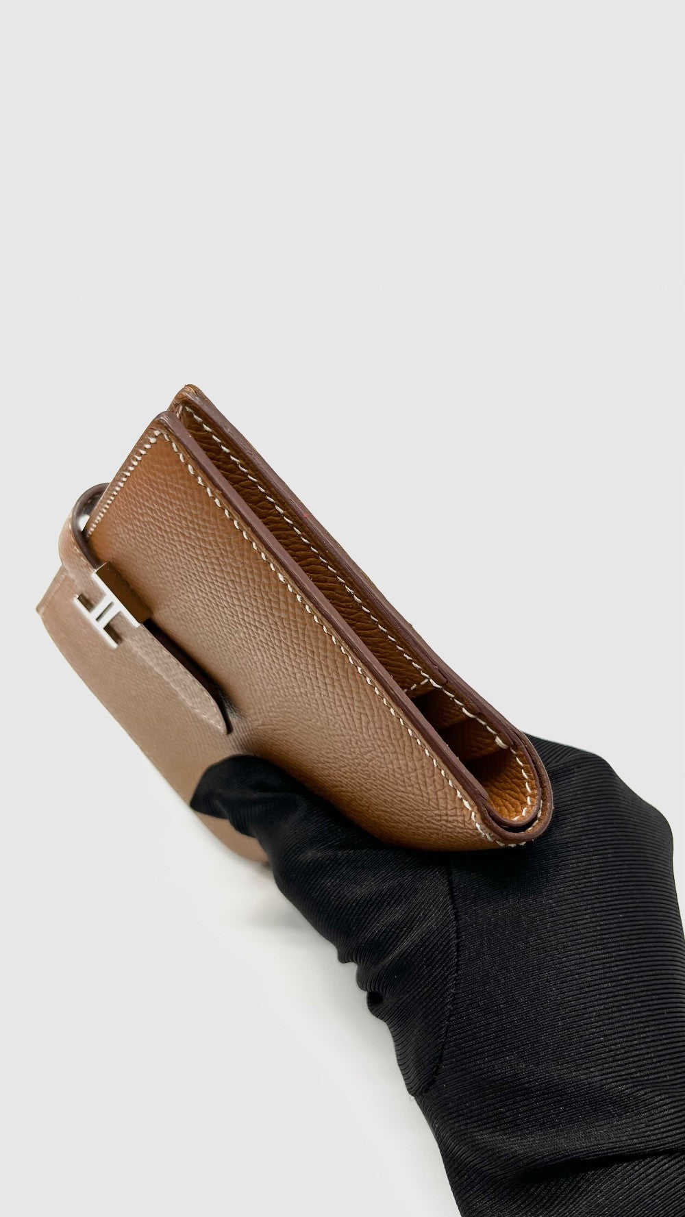 Preowned. Hermes Bearn Compact Wallet Gold PHW. YBY009CX|9361