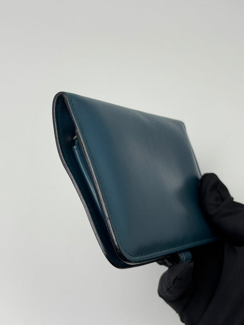 Preowned. Hermes Dogon Compact Wallet Blue Colvert. TNN011BB|6960