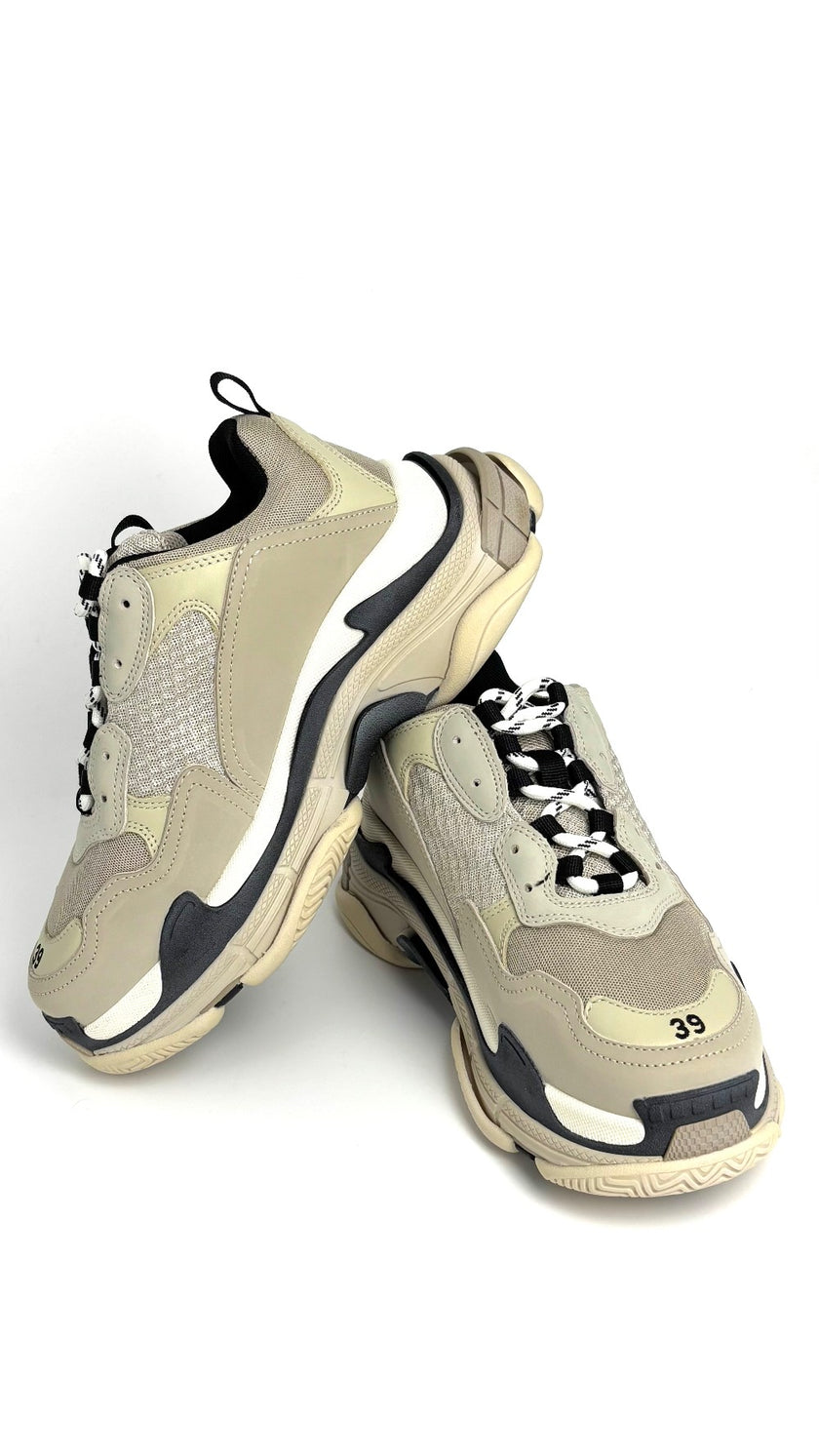 [SALE] Brand New. Balenciaga Sneakers Gray. 39|8722