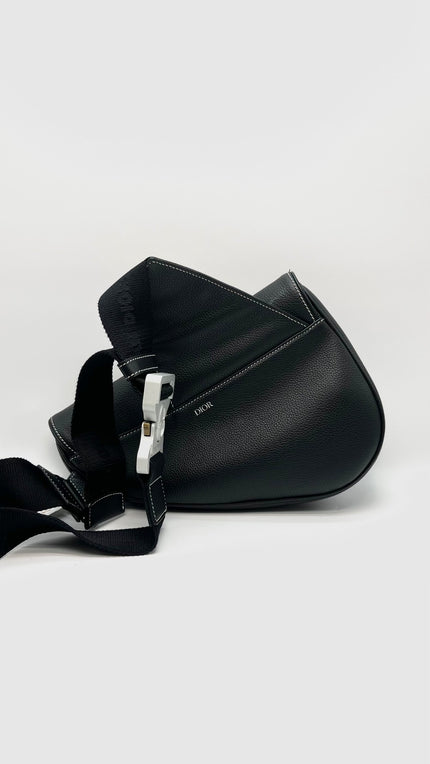Like New. Dior Saddle Grained Calfskin Black for Men. 11-BO-1211|16427