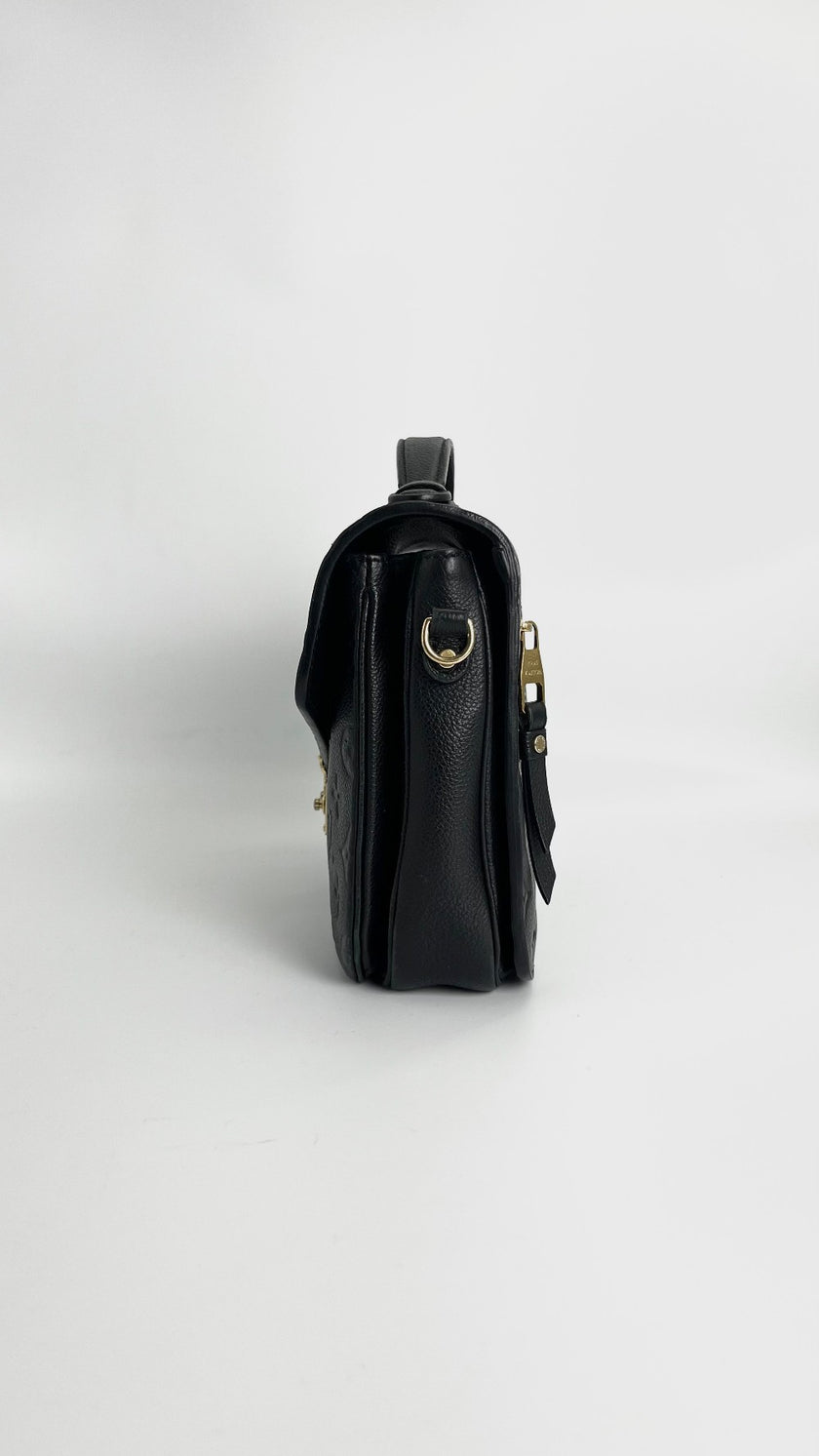 Preowned. LV Metis Black. AR4167|4896