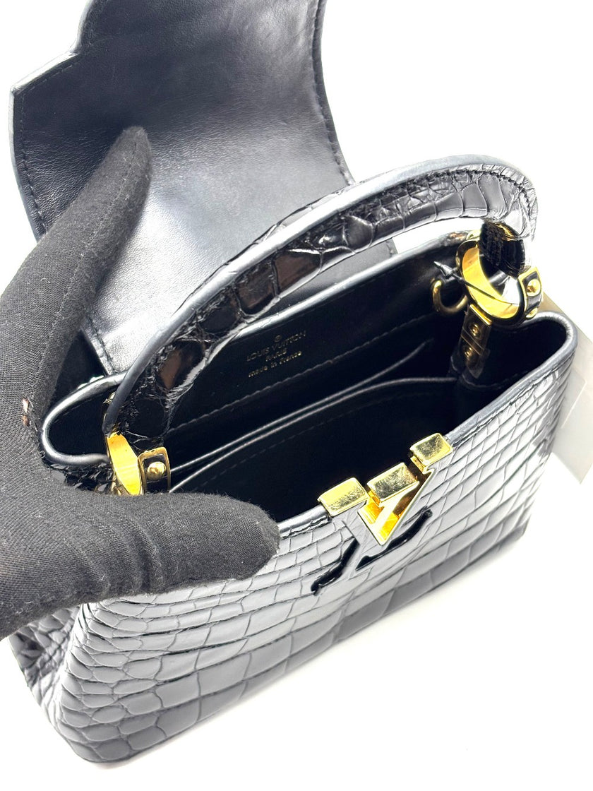 Preowned. LV Capucines Glossy Croc Black GHW|17218